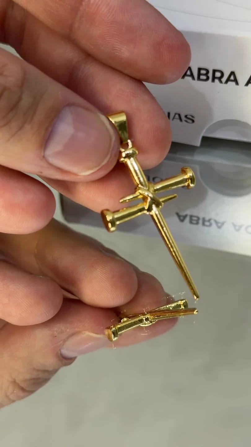 Corrente Cadeado Alongado 3mm + Crucifixo de Pregos