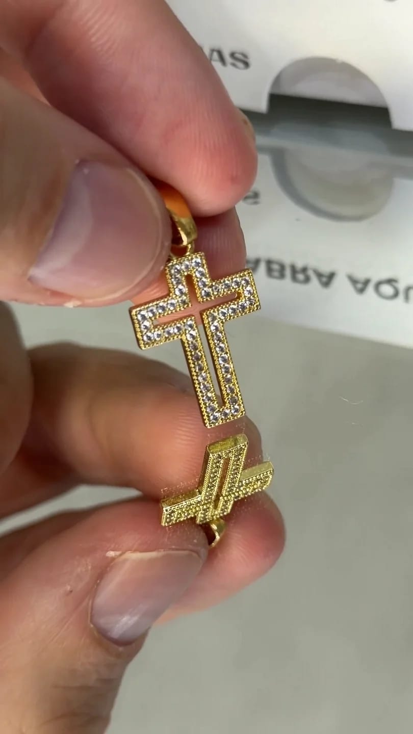 Pingente Crucifixo Cravejado Vazado